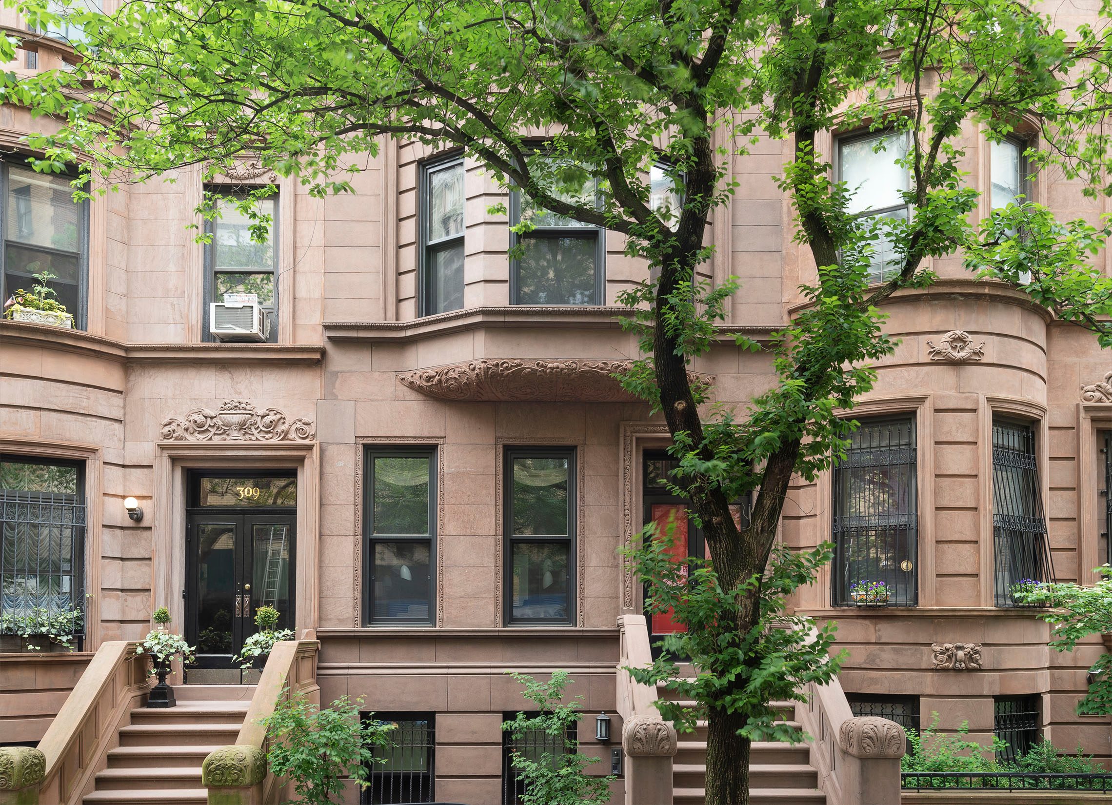 Upper West Side Townhouse, photo 2